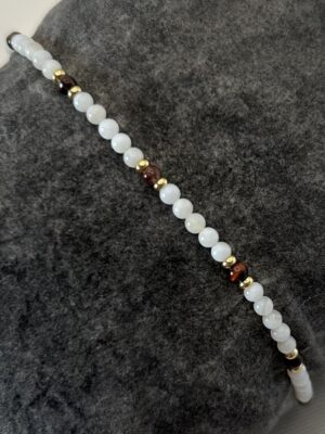 IMG_2693 Bracelet perle nacre, œil de tigre rouge et acier
